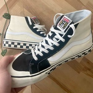 Rate Vans off the wall men’s sneakers